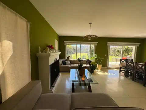 Casa en Alquiler de 4 dormitorios