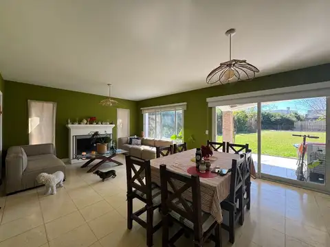 Casa en Alquiler en Santa Bárbara 4 dormitorios, Tigre 100