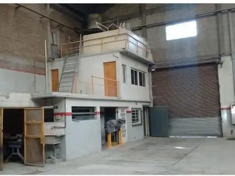 Galpon en Venta 32  mts Fondo