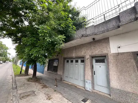 Lote o casa a refaccionar en Sarandi