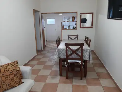 Casa 4 ambientes con 1 baño