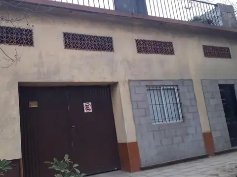 GALPON CON ENTRADA DE AUTO