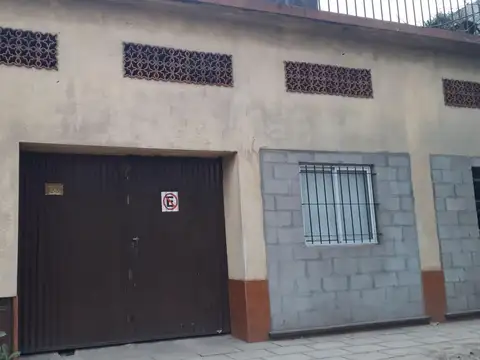 Galpon en Alquiler en Ramos Mejia, $ 1.200.000