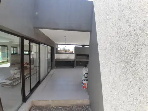 Casa en Venta en Campana, USD 200.000