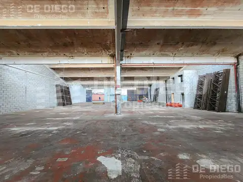 Galpon en Alquiler 31  mts Frente