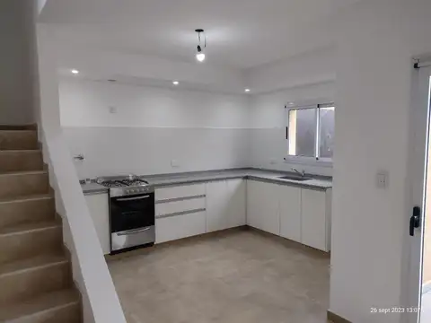 Casa 3 ambientes con 1 baño
