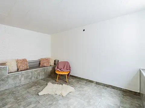 PH en venta en Villa Urquiza 2 ambientes con patio sin expensas y apto crédito