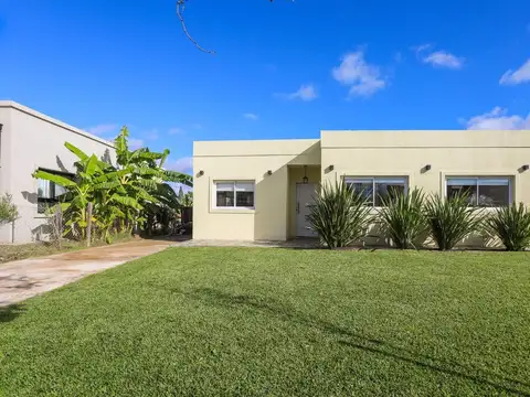 Casa en Venta con 2 cocheras