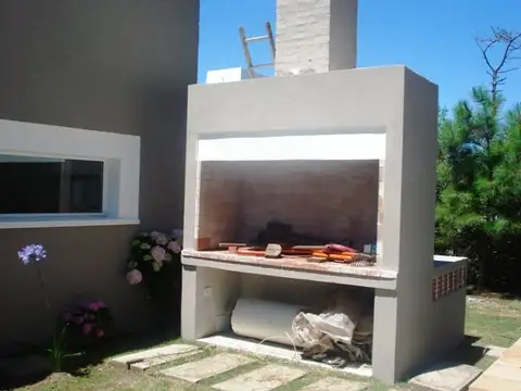 Casa en Alquiler Temporal con 2 cocheras