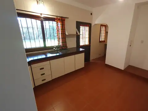 CASA 3 DORMITORIOS SOBRE LOTE DE 900 METROS / VENTA / SAN MIGUEL