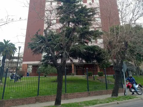 4 AMB. C/COCHERA LIQUIDA POR VIAJE AVDA GRAL PAZ 17075