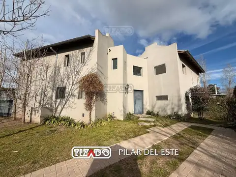 Casa 4 amb con pileta en Los Jazmines Pilar del Este
