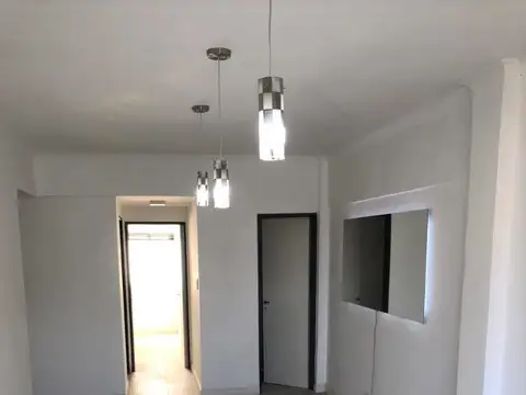 DEPARTAMENTO DE 2 AMBIENTES TOTALMENTE RECICLADO SOBRE CALLE 12 DE OCTUBRE  