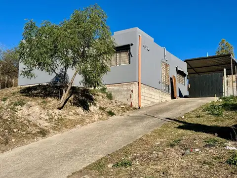 Casa 5 ambientes con 1 baño