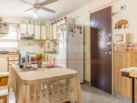 Departamento 4 ambientes con 2 baños