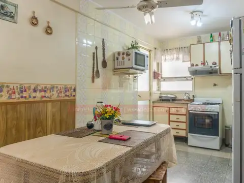 Departamento 4 ambientes con 2 baños