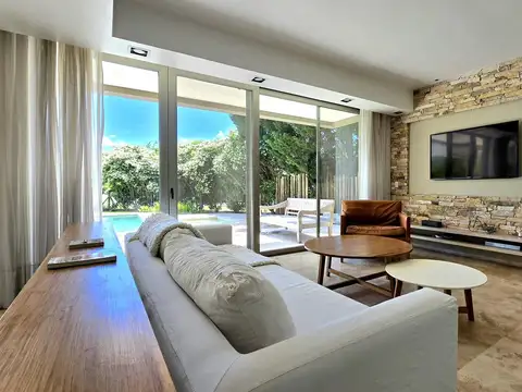 Casa 6 ambientes con 4 baños