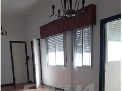 LUIS SAENZ PEÑA 1400 3 AMB CON DEPENDENCIA .