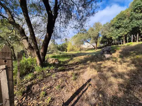 VENTA LOTE 1056M2 ZONA CASTILLO MONSERRAT UNQUILLO