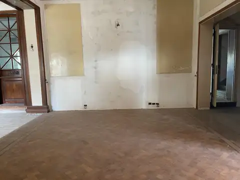 Casa 13 ambientes con 6 baños