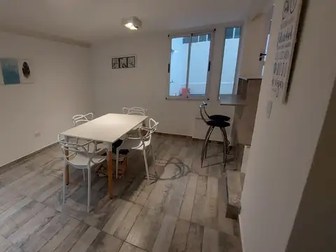 Depto Tipo Casa 3 ambientes con 2 baños