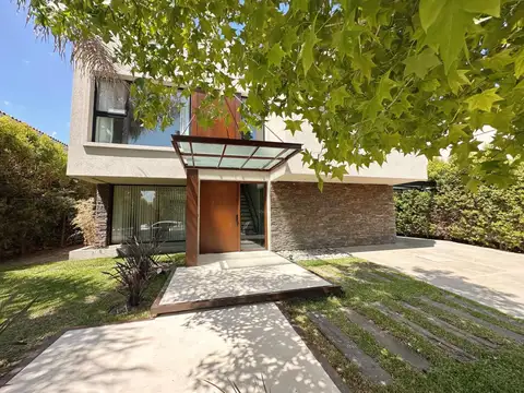 Casa reciclada totalmente a nuevo en Los Lagos a estrenar!