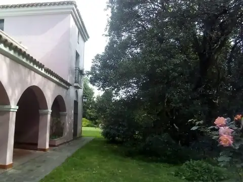 Casa en venta - 3 Dormitorios  5 Baños - Cochera - 6062Mts2 - Magdalena