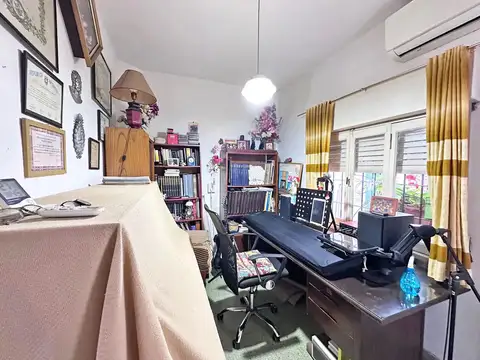 Pje Peluffo 2200, Piso 1