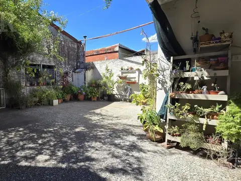 Casa 5 ambientes con 1 baño