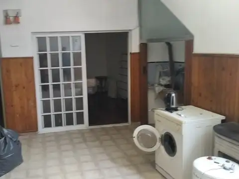 Depto Tipo Casa 5 ambientes con 1 baño