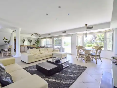 Casa 6 ambientes con 6 baños