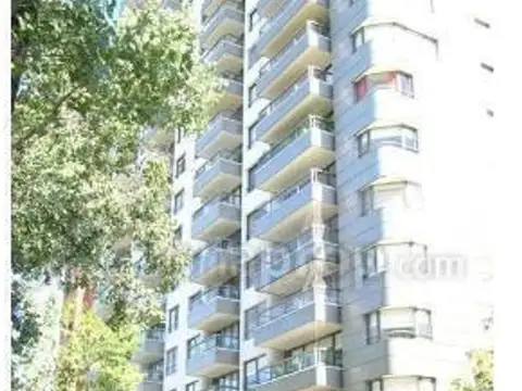 Excelente piso alto con vista al río full amenities