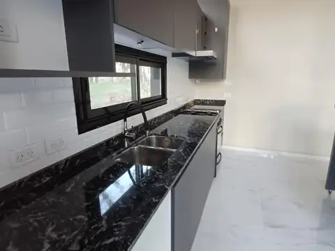 Casa 3 ambientes con 2 baños