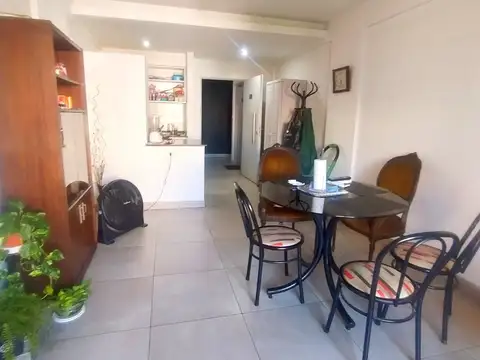 Avellaneda 100, Piso 6