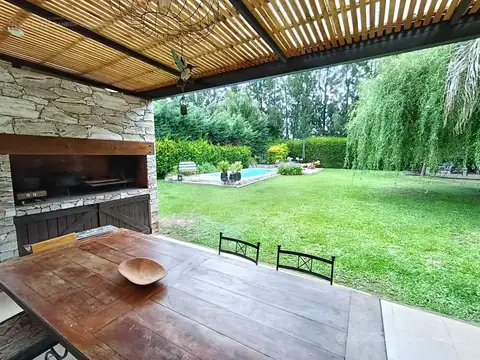 Aristóbulo del Valle al 4500