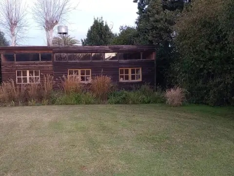 Casa 6 ambientes con 2 baños