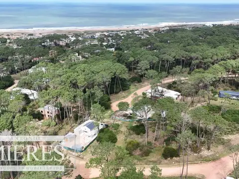 Terreno en Venta en La Barra, USD 320.000