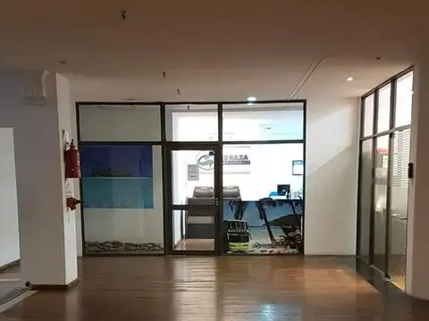 Oficina 4 ambientes con 1 baño