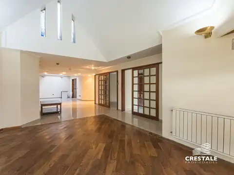 Casa 10 ambientes con 3 baños