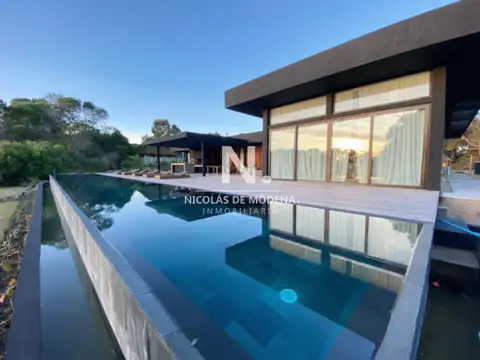 Casa en Alquiler de 4 dormitorios