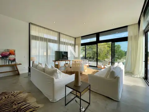 Casa en Alquiler de 4 dormitorios