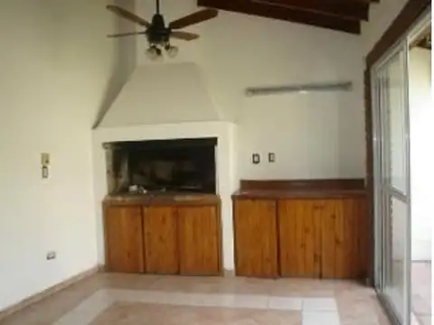 Casa en Venta con 3 cocheras