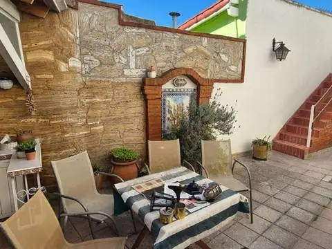 Casa 5 ambientes con 2 baños