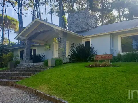 Casa 7 ambientes con 5 baños