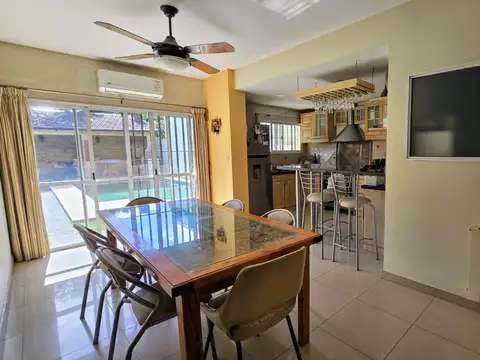 Casa 5 ambientes con 3 baños