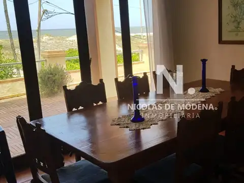 Casa en primera línea en Manantiales