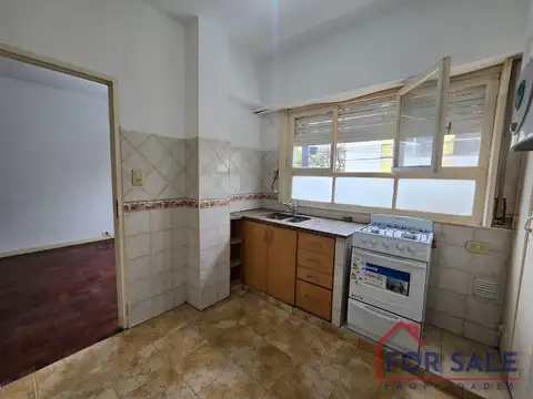 Departamento de 3 Ambientes, Luminoso – Excelente Estado