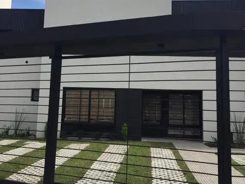 PH 4 ambientes en ALQUILER en Ituzaingo Norte