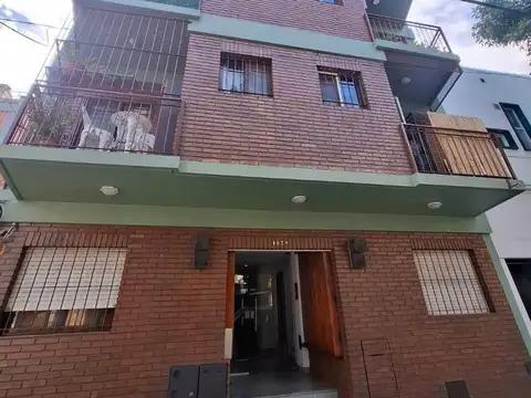 DEPARTAMENTO 2 AMBIENTES CON 2 PATIOS