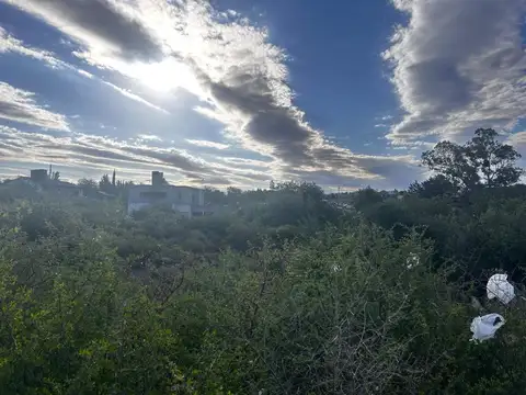 VENTA A MTRS DEL MONUMENTO AL INDIO